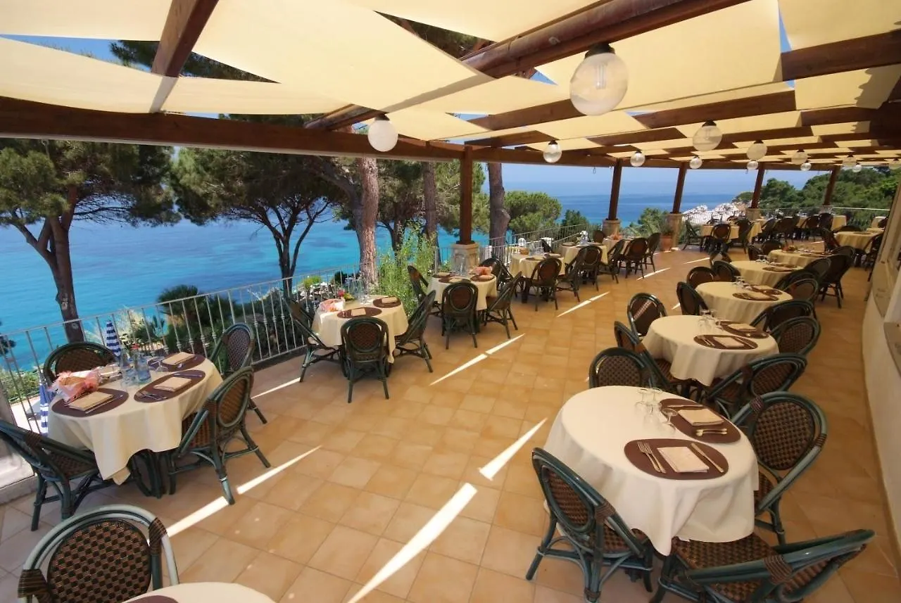 Hotel da Giacomino SantʼAndrea 3*,  Italia